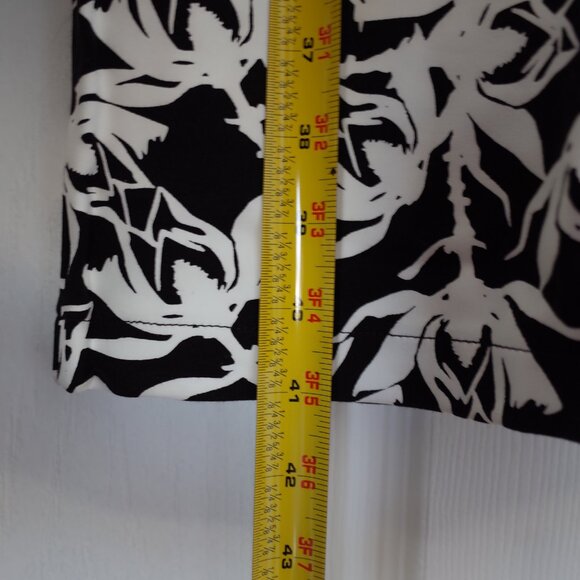 NWT Black and White Floral Dress - Picture 9 of 9